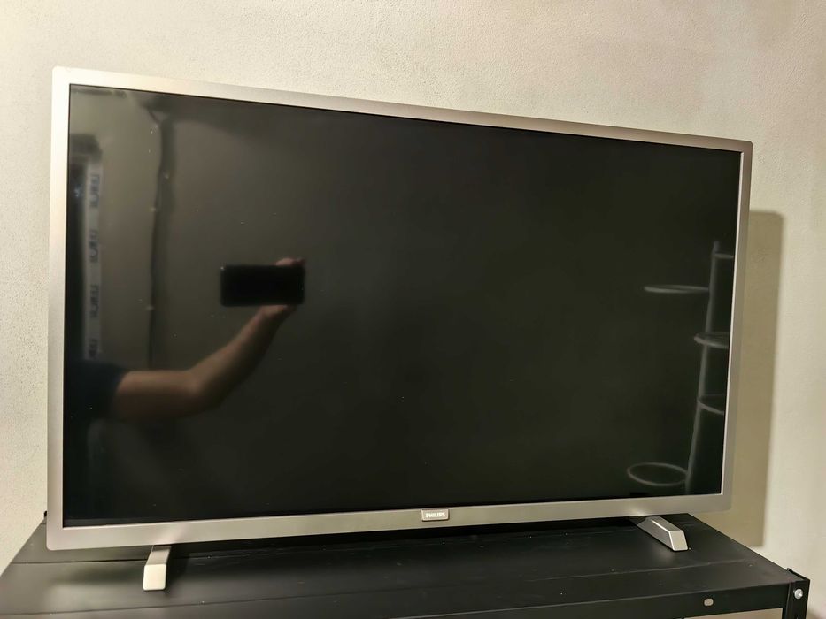Телевизор Philips 32 инча