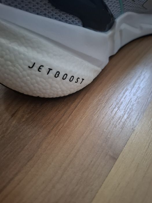 Adidas-Нови маратонки