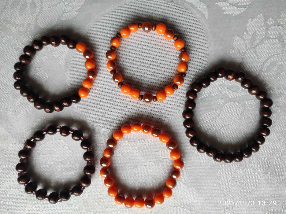 Ръчно изработени гривни