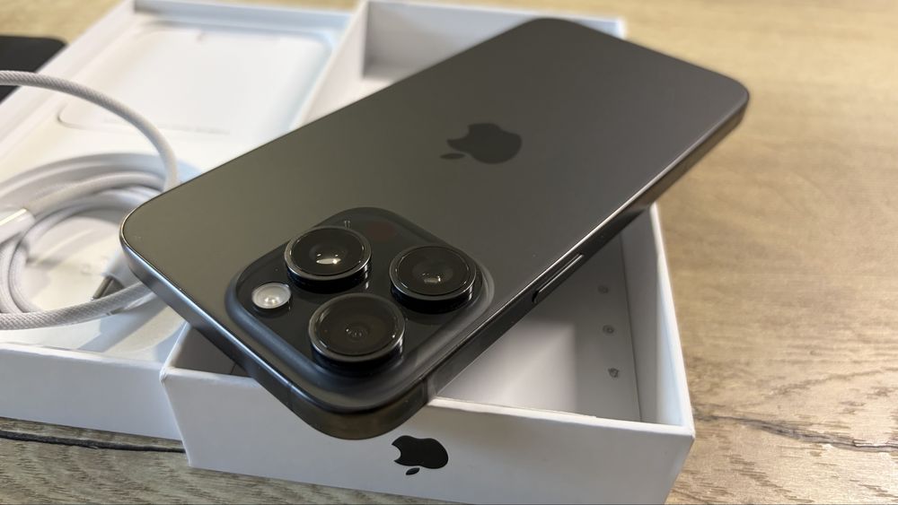 Iphone 15 pro max 256 gb negru neverlocked