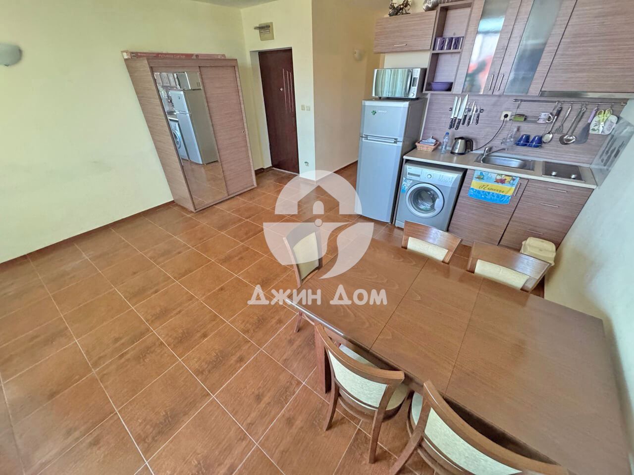 Продава се Двустаен апартамент в с. Кошарица, Област Бургас - 61 кв.м за 599 €/кв.м - Снимка #2