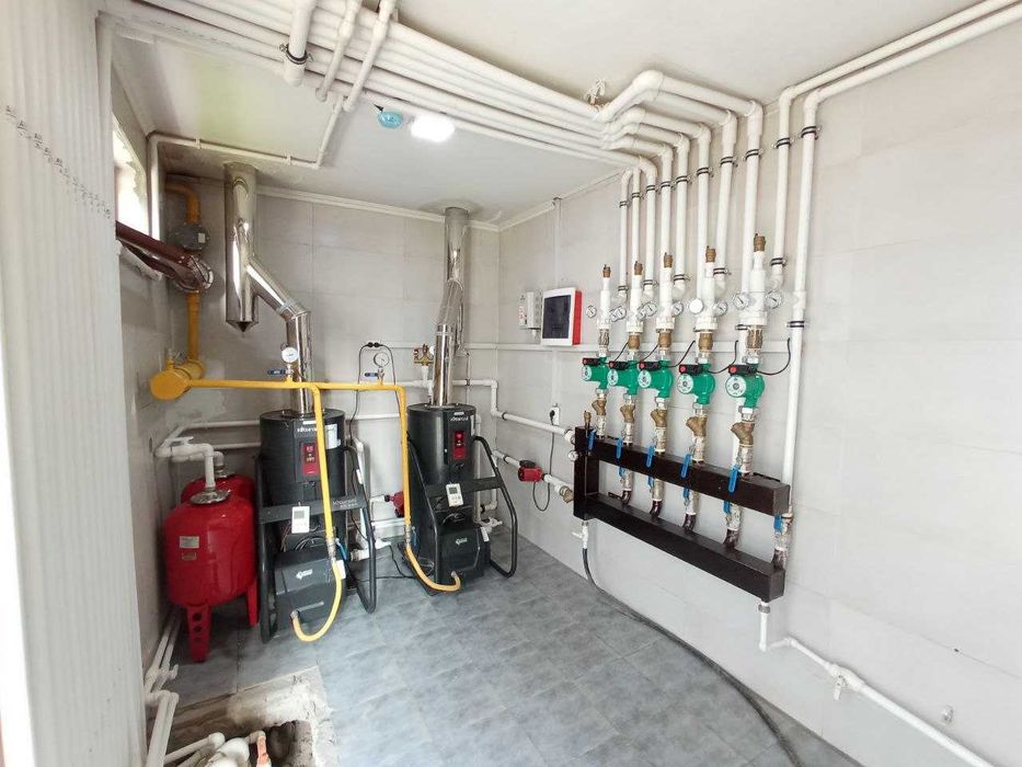 Продам Отдельно стоящее здание 1640м2 . Есть рассрочка