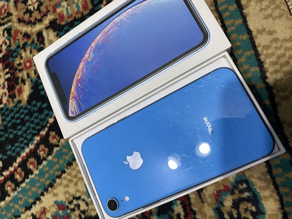 iPhone Xr 128GB в хорошем состоянии