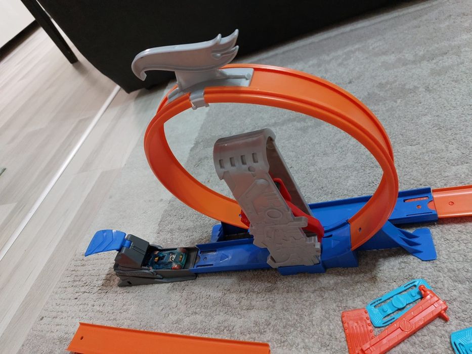 Lansator si piese Hot Wheels