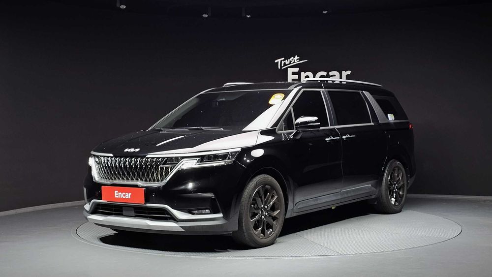Kia Carnival 9-Seater Prestige