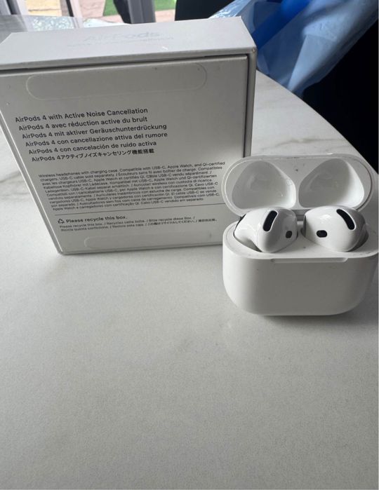Продавам airpods 4 чисто нови