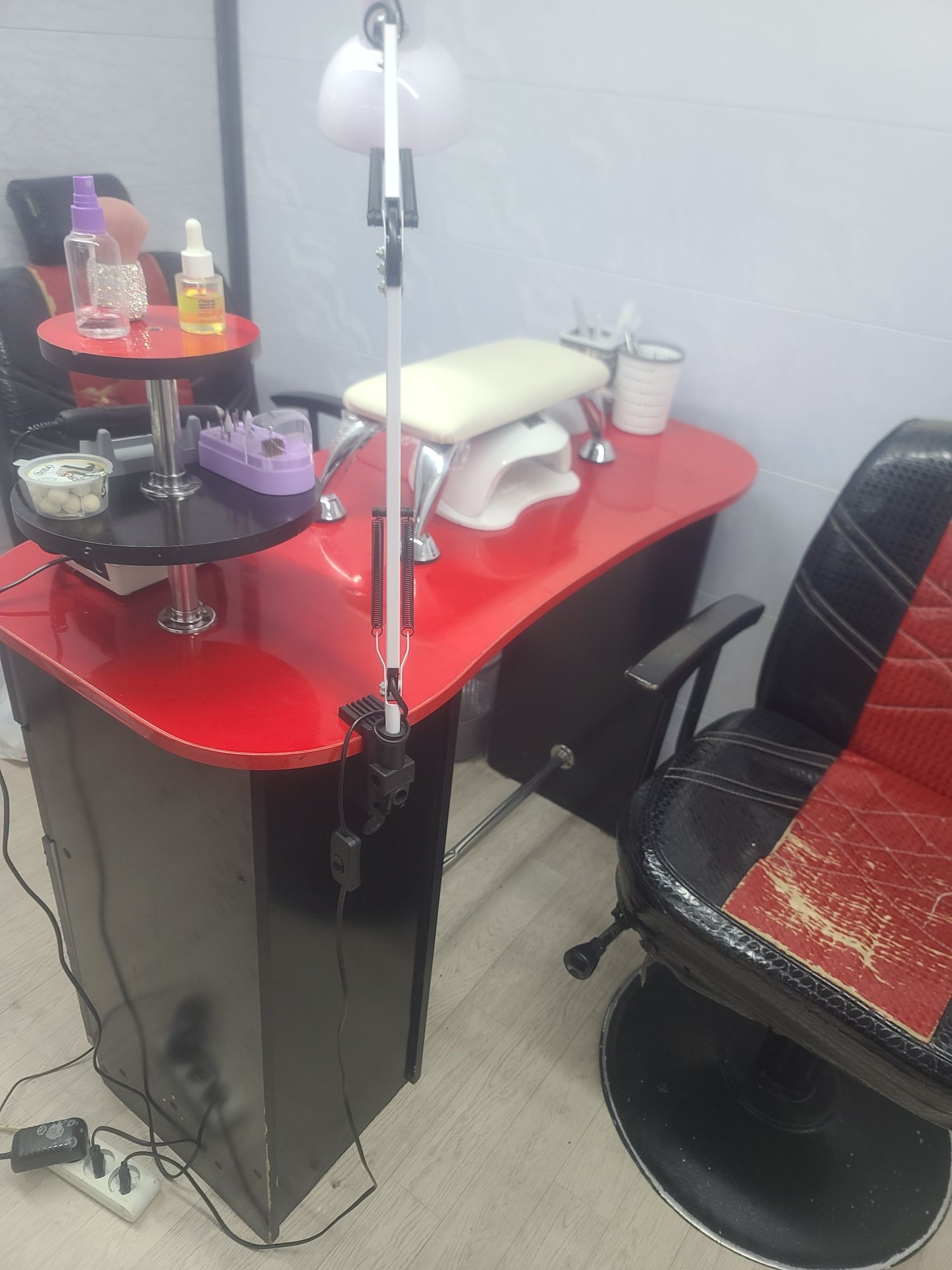 Salon mebel bor sotiladi