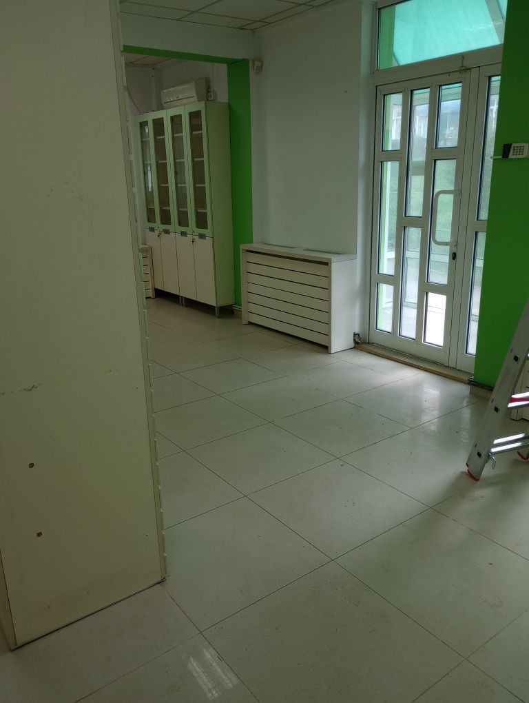 Închiriez spațiu comercial