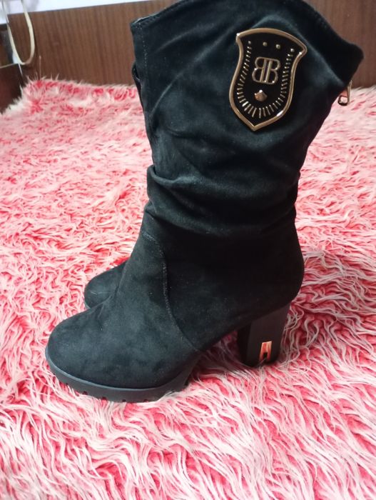 Дамски ботуши номер 40