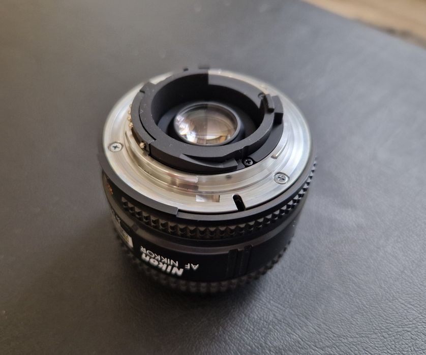 Obiectiv Nikon AF Nikkor 28mm f/2.8D