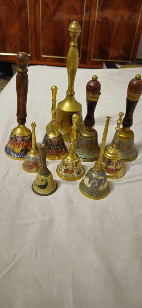 Vand colectie clopotei englezesti+turistici din bronz si alama. 8 poze