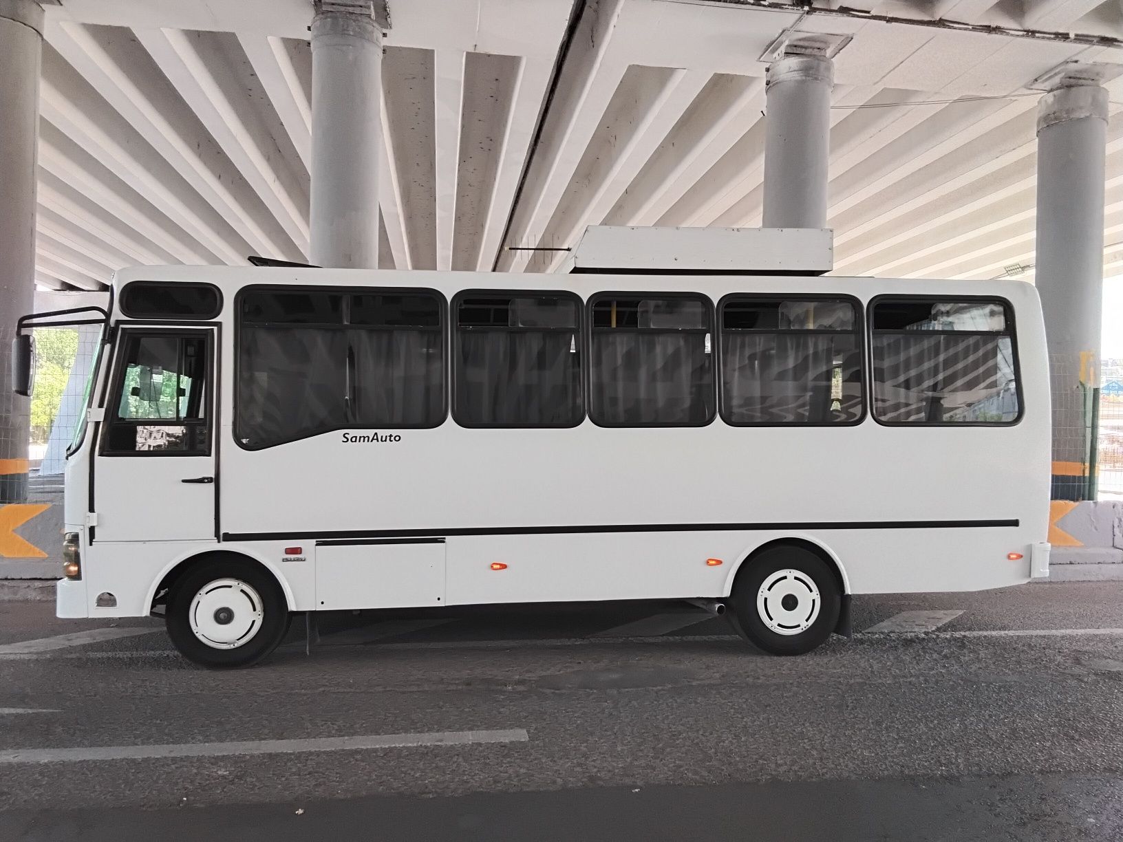 Isuzu NP 37 samauto