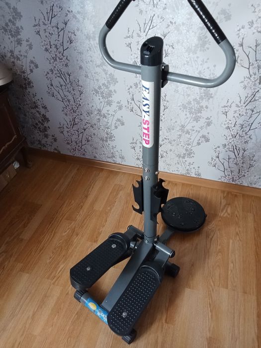 Тринажер в продаже для спортивных упражнений.