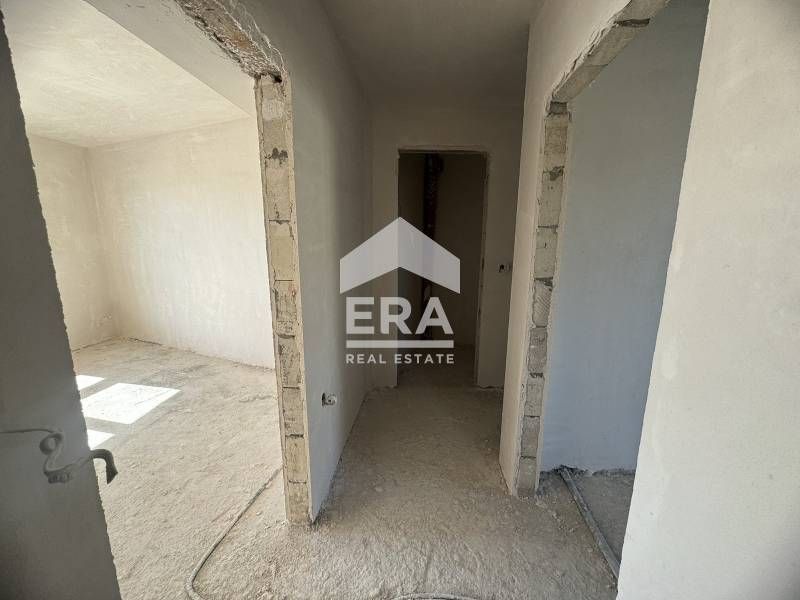 Просторни Тристайни апартаменти в Нова Луксозна Сграда