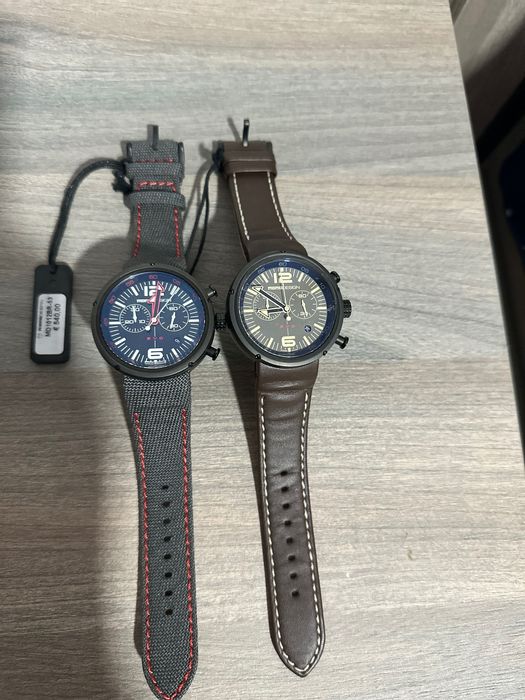 Vând ceasurile din poze.