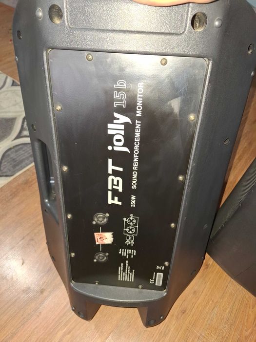 vând 4 boxe FBT perfet functionale