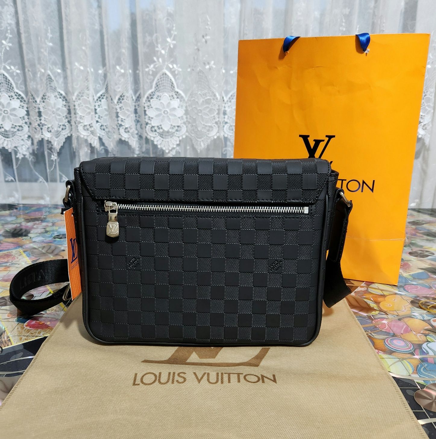 Мъжка чанта louis vuitton