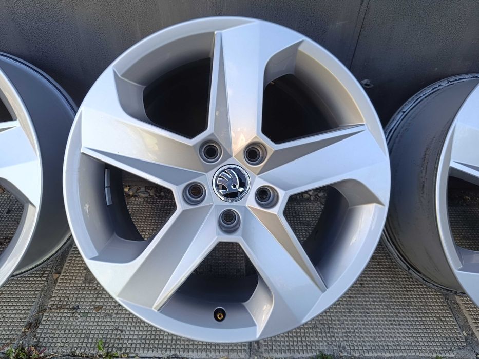ОРИГИНАЛНИ джанти 17 ' 5x112 SKODA OCTAVIA / Шкода Октавия 57,1 ЕТ51