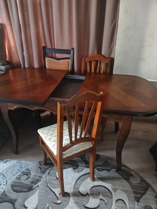 Кухонная мебель. Продам стол, материал Дуб.