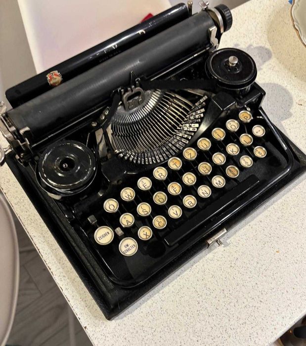 Masina de scris vintage americana Underwood Made in USA.  1500 lei