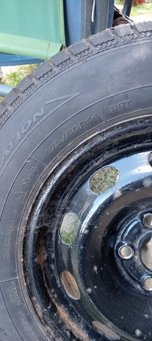 Vând cauciucuri de iarnă