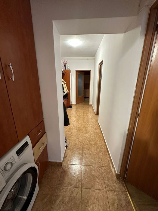 Vand apartament 2 camere zona Cetate