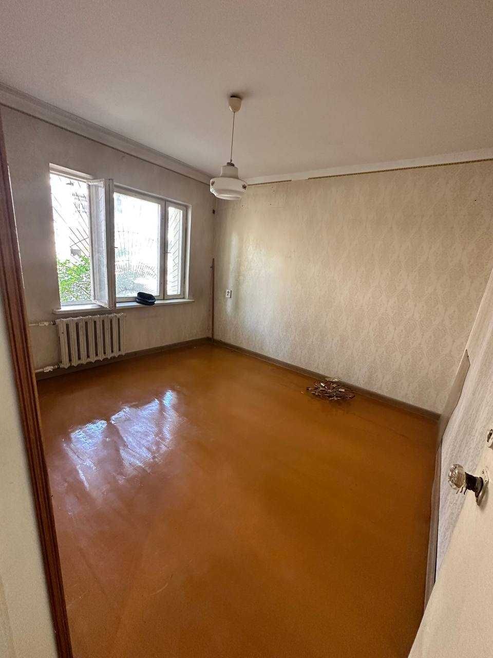 Продаётся квартира 2/1/4 Карасу-1 Без ремонта Кирпич 77 серия