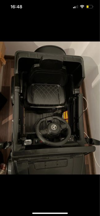 Masina de jucarie Mercedes