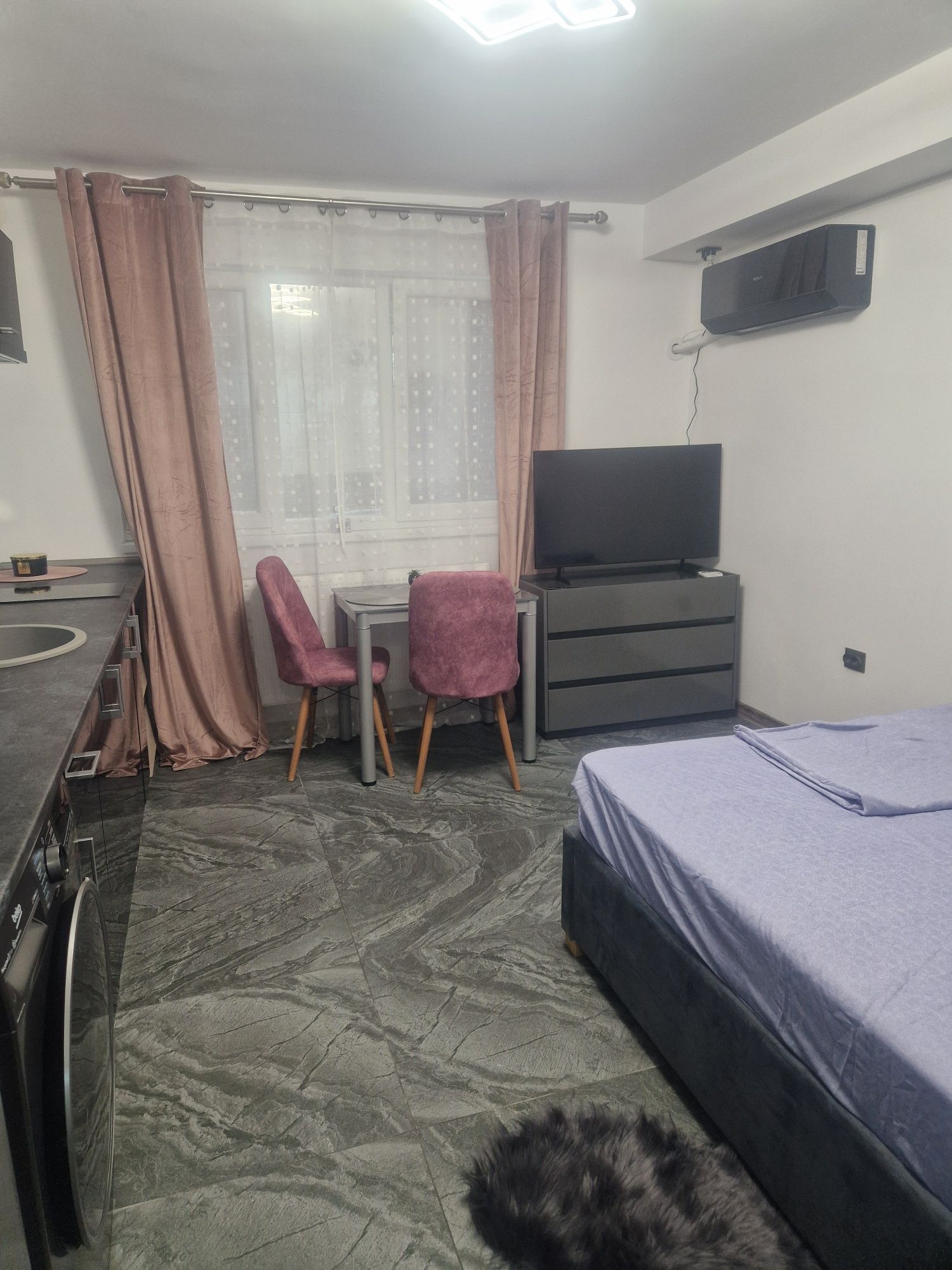 Garsoniera Regim hotelier , Militari ( Apusului )