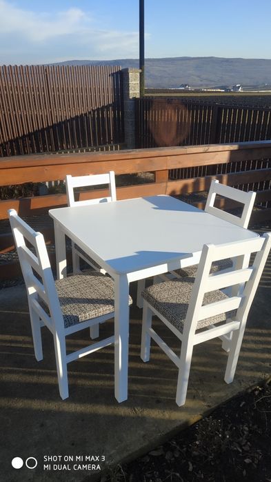 Producător scaune si mese din lemn masiv pentru restaurante,terase,săl