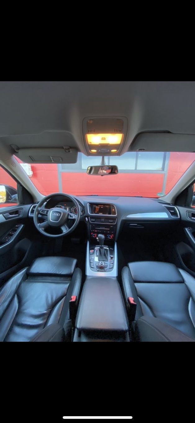 Dezmembram Audi Q5 2.0 TDI automat quattro din 2011