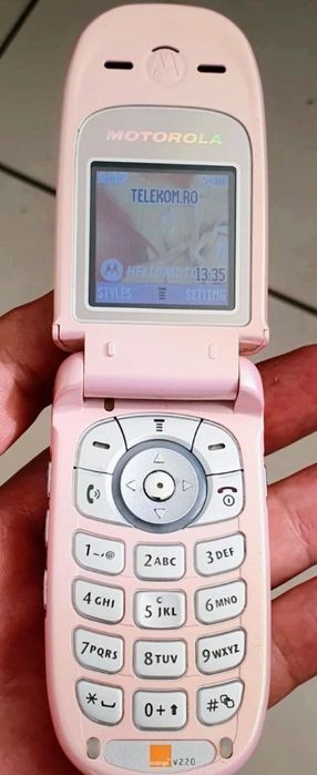 Motorola v220 cu încărcător original (orice rețea)