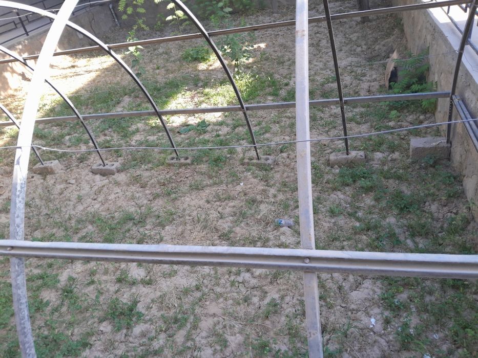 Parnik sotiladi 6.3 alumendan yasalgan