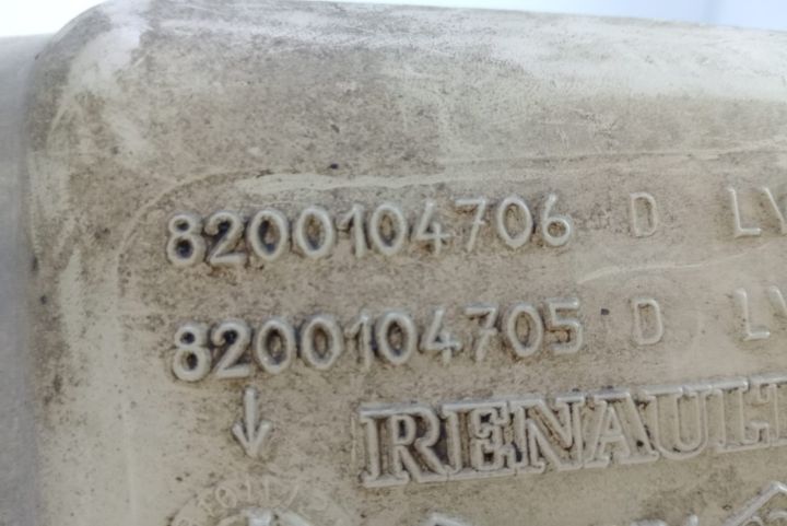 Vas lichid parbriz   strop gel 8200104706 Renault Scenic a 2-a genera