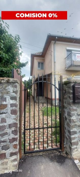 Casa de vanzare compusa din 2 apartam – Strada Poligonului, Satu Ma
