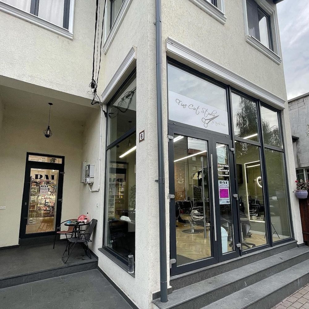 Spatiu comercial central Horezu