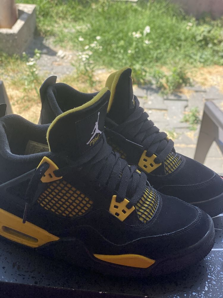 adidasii Air jordan4 noi in cutie predare personala
