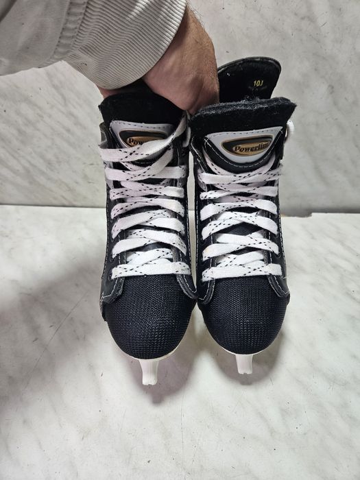 Patine 201 hochei hockey CCM  marime  28-29 ( 18  cm)