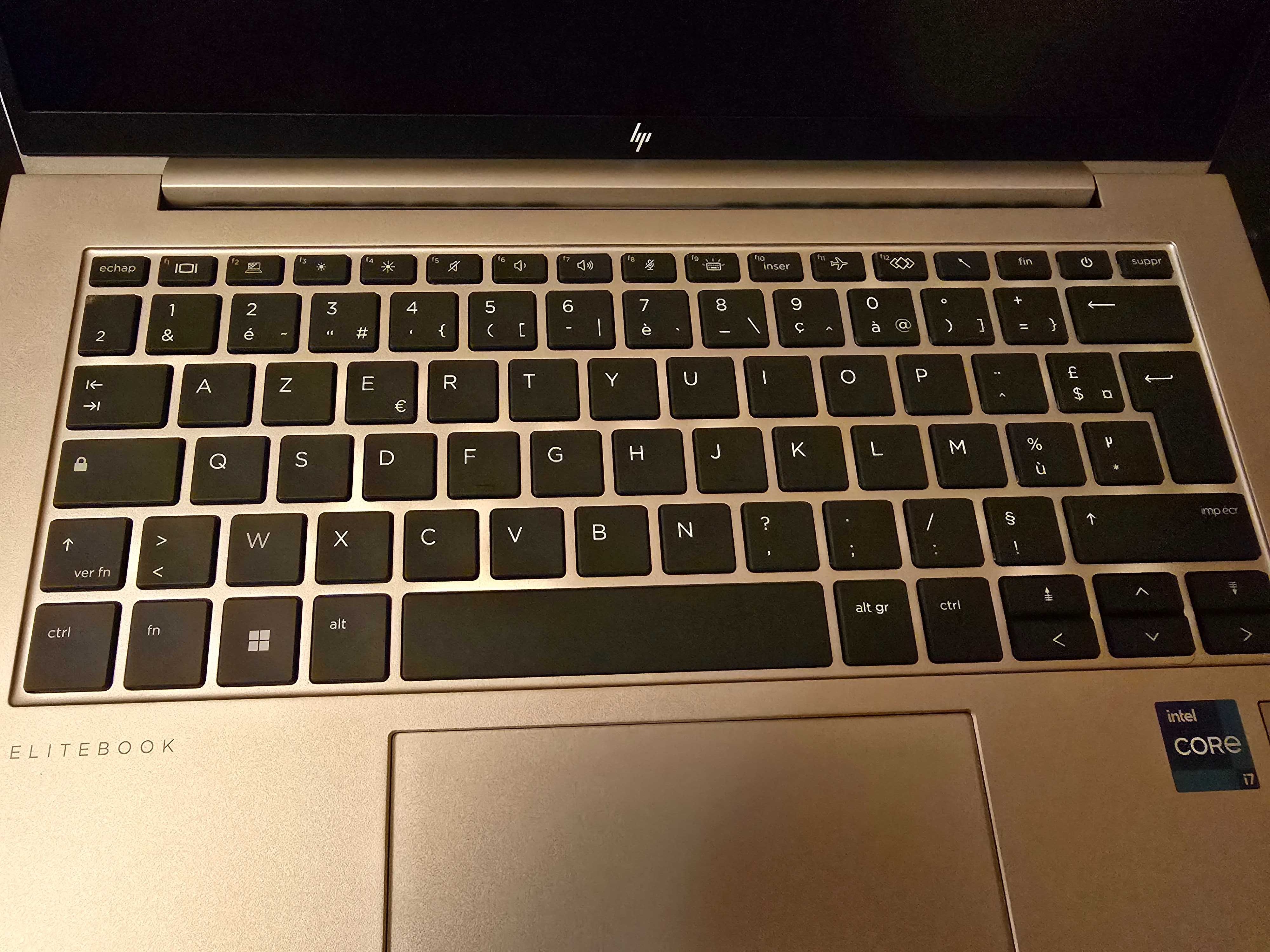 Лаптоп HP Elitebook 1040 G10, i7, 16gb, 512gb, 4G, 14 инча FHD
