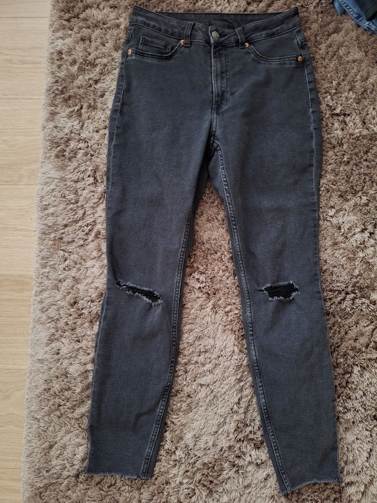 Blugi Esprit/ H&M noi sau aproape noi, 30 lei oricare 2 perechi!