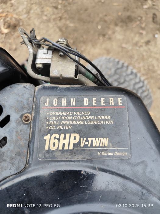 Vând tractorașe gazon JOHN DEERE LT166