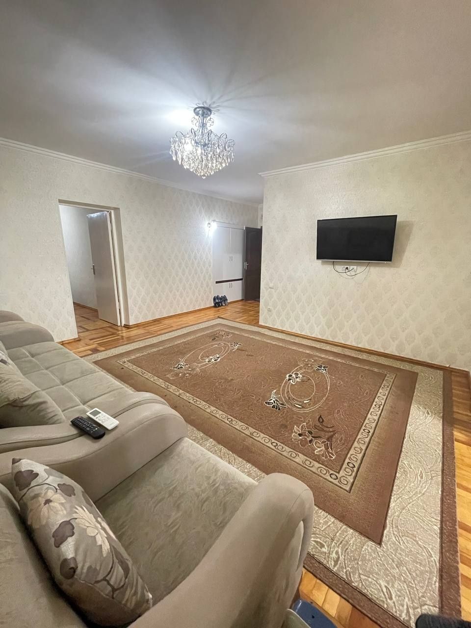 Продаётся квартира рядом с метро Космонавтов!