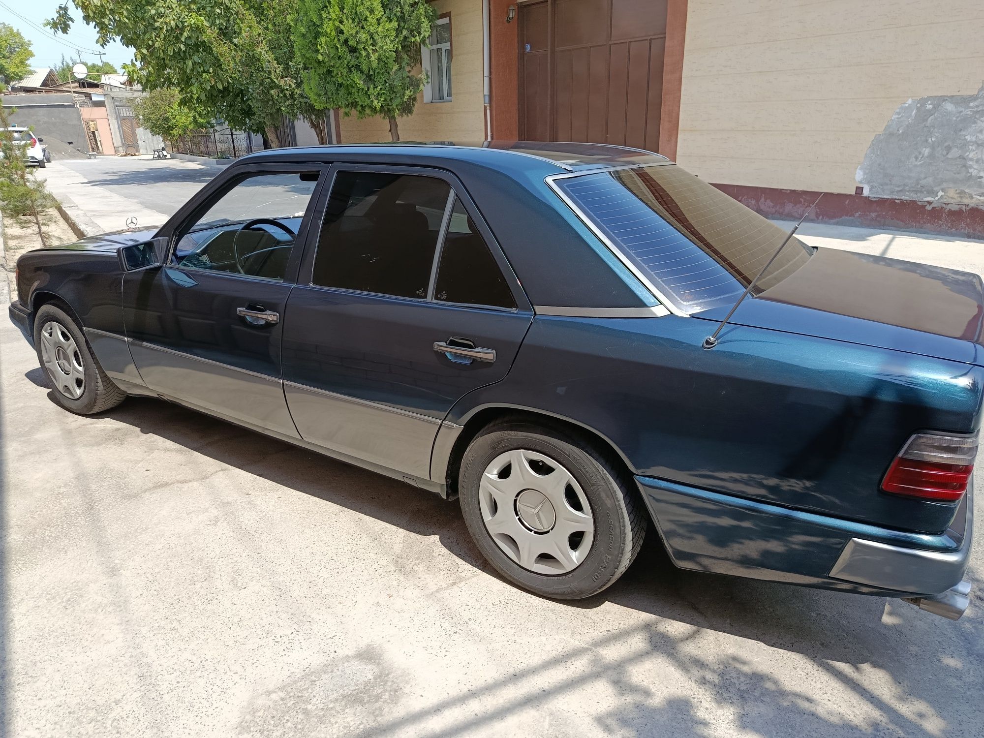Мерседес W124сотилади