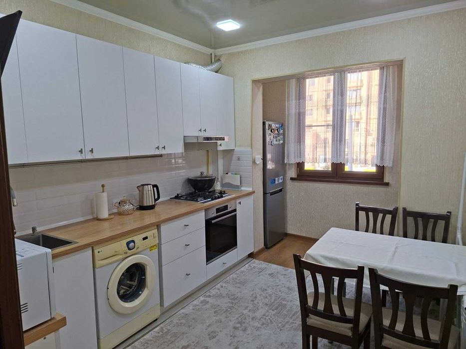 СРОЧНО ПРОДАМ 4 ком квартиру,Метро Бадамзар с хорошим ремонтом 100м2*