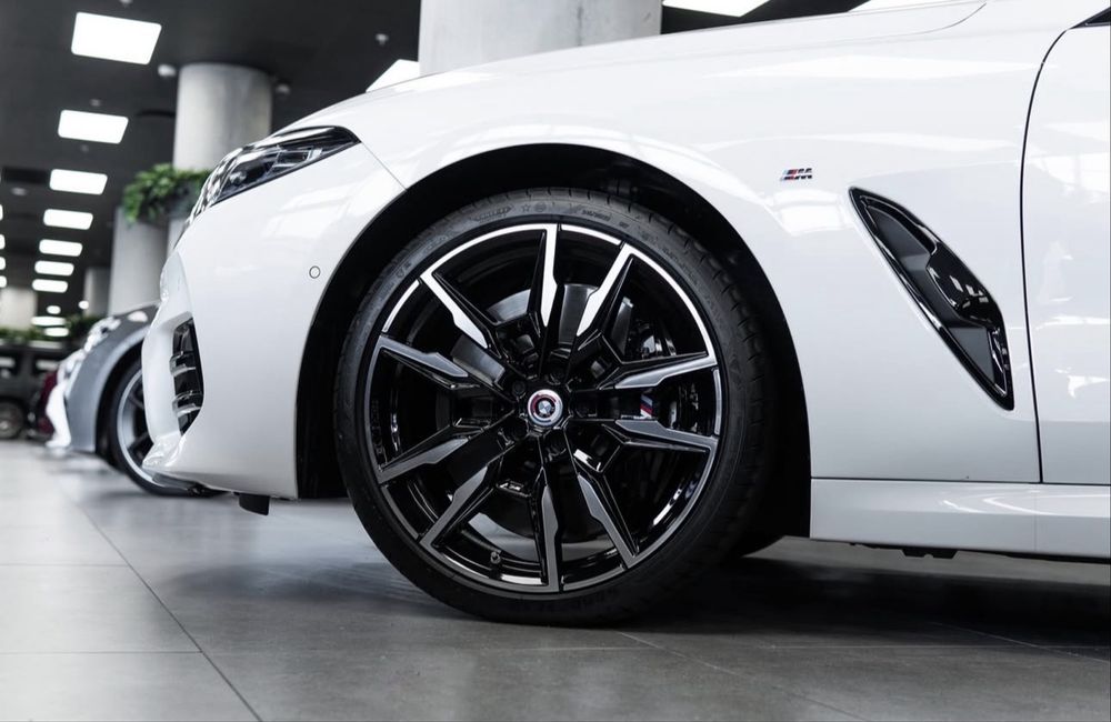 BMW M850i 2025 год в наличии
