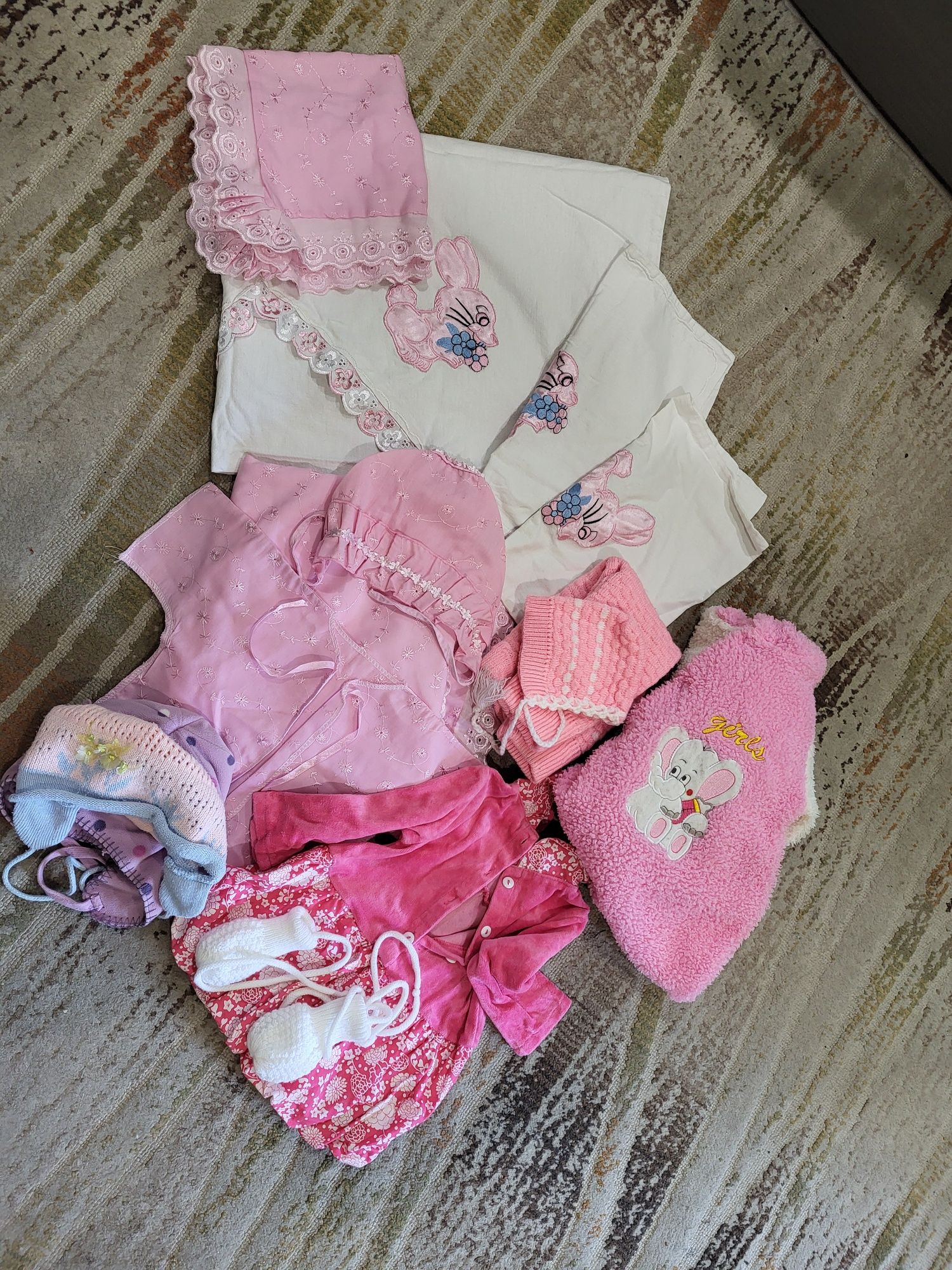 Продам детскую одежду для девочки