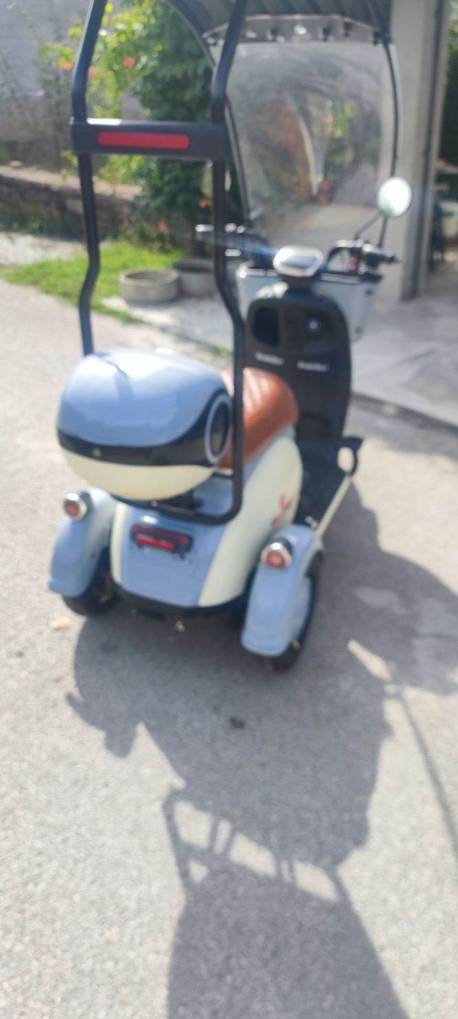 Електрическа триколка Telstar ТИП VESPA STYLE
