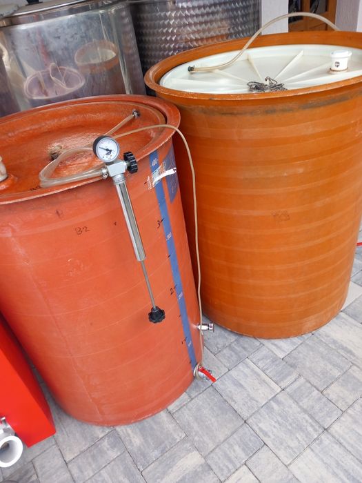 Vase de fibră disponibile