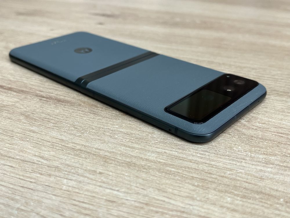 Motorola Razr 40 256GB Sage Green Перфектна