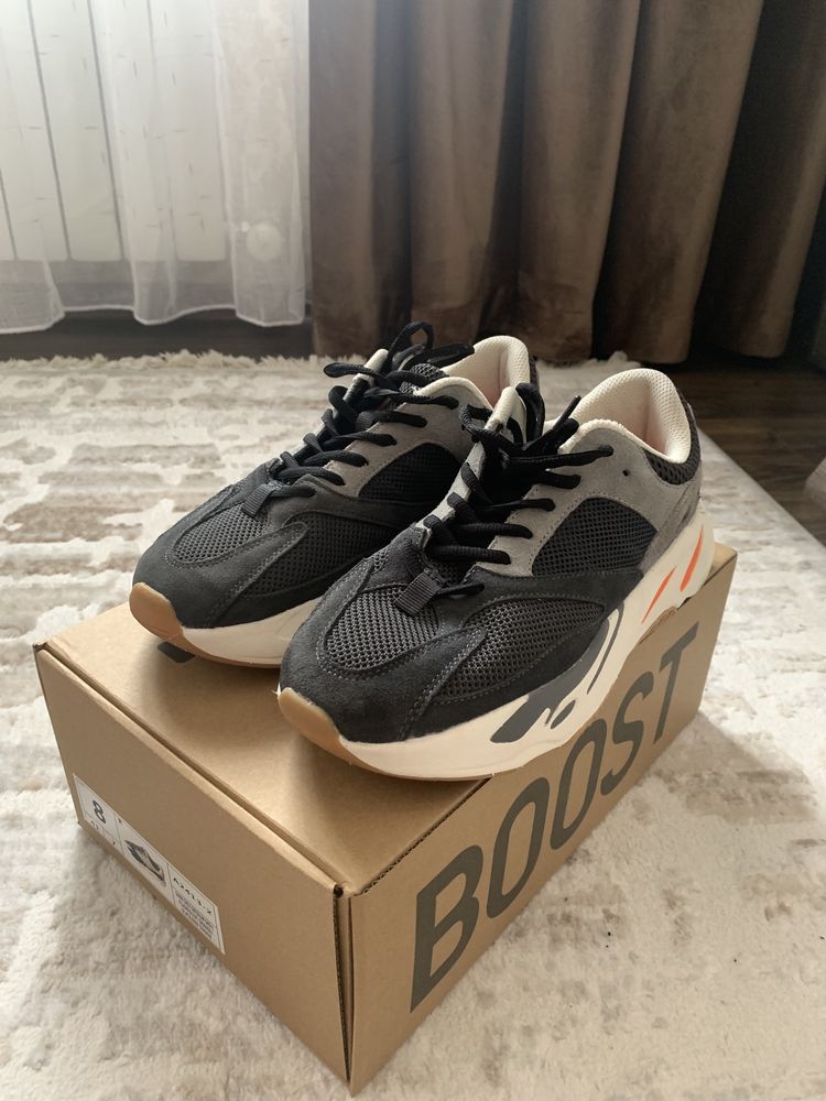 Adidas Yeezy 700